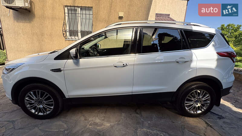 Внедорожник / Кроссовер Ford Kuga 2013 в Каменском