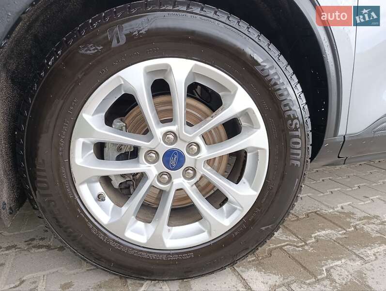 Внедорожник / Кроссовер Ford Kuga 2020 в Львове