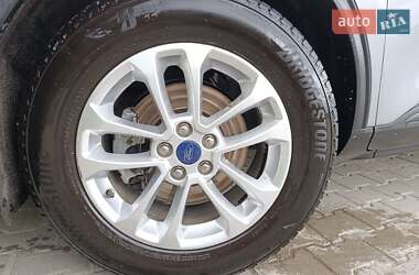 Внедорожник / Кроссовер Ford Kuga 2020 в 