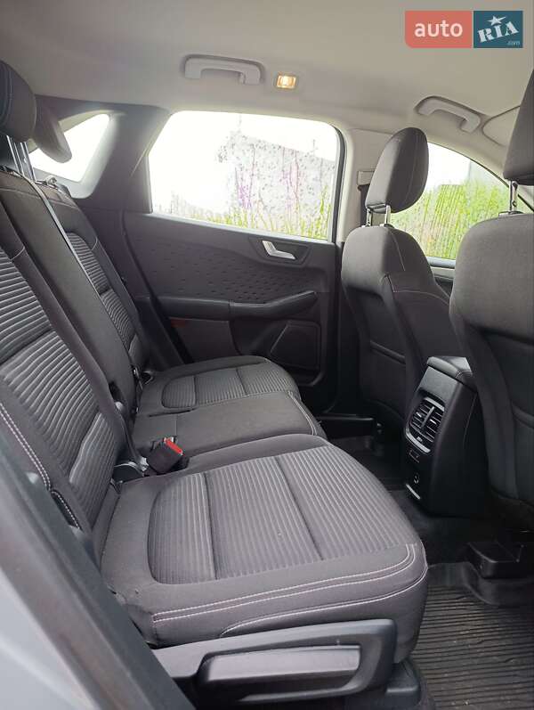 Внедорожник / Кроссовер Ford Kuga 2020 в Львове