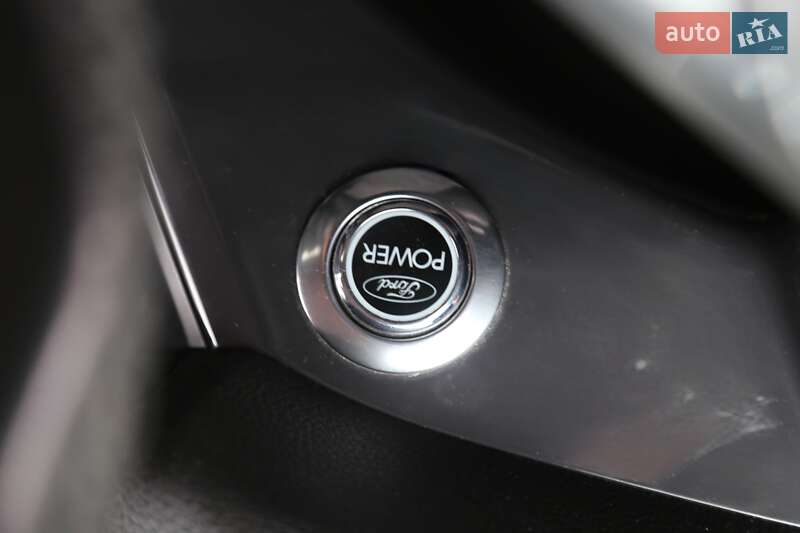 Внедорожник / Кроссовер Ford Kuga 2013 в Киеве