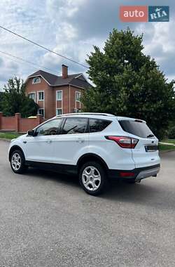 Внедорожник / Кроссовер Ford Kuga 2018 в 