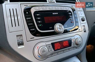 Внедорожник / Кроссовер Ford Kuga 2012 в 
