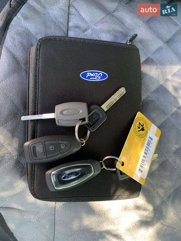 Внедорожник / Кроссовер Ford Kuga 2012 в Киеве
