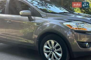 Внедорожник / Кроссовер Ford Kuga 2011 в 