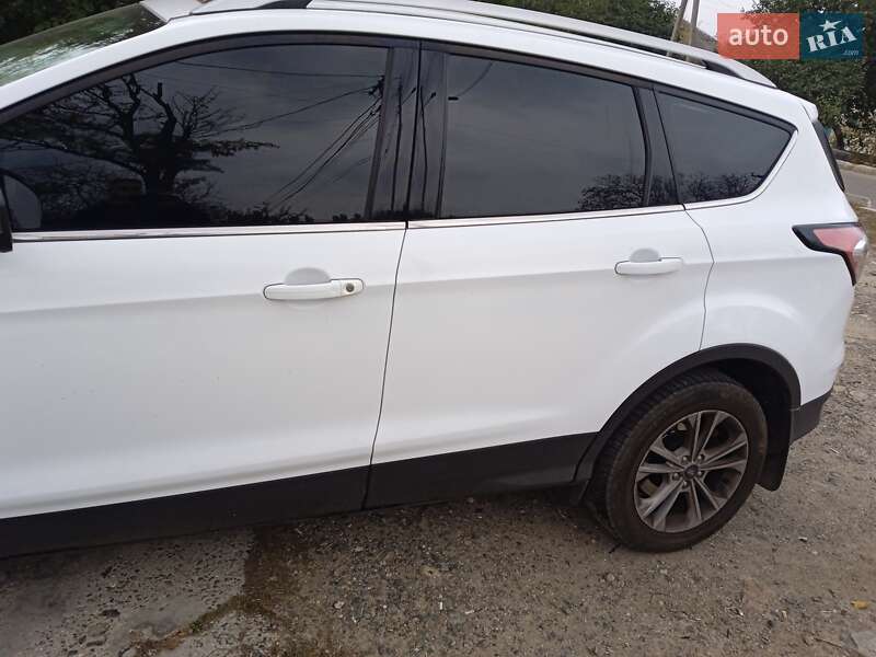 Внедорожник / Кроссовер Ford Kuga 2019 в Николаеве