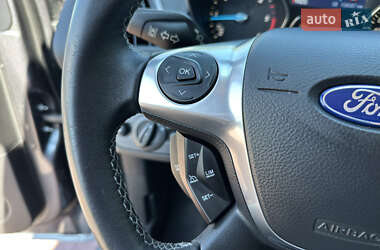 Внедорожник / Кроссовер Ford Kuga 2014 в 