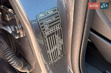 Внедорожник / Кроссовер Ford Kuga 2014 в 