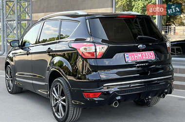 Внедорожник / Кроссовер Ford Kuga 2017 в 