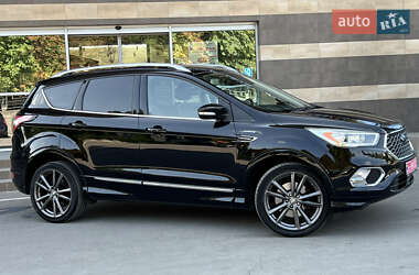 Внедорожник / Кроссовер Ford Kuga 2017 в 