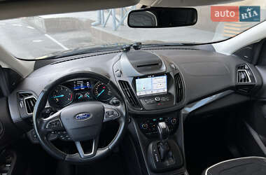 Внедорожник / Кроссовер Ford Kuga 2017 в 