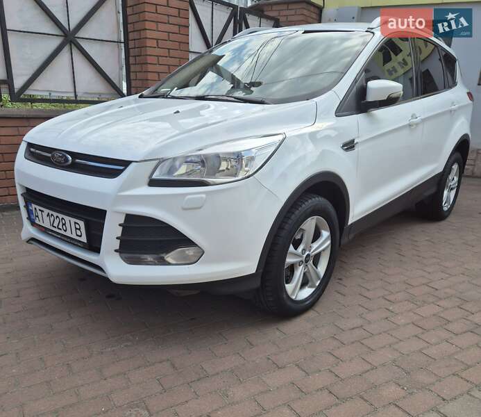 Внедорожник / Кроссовер Ford Kuga 2015 в Ивано-Франковске