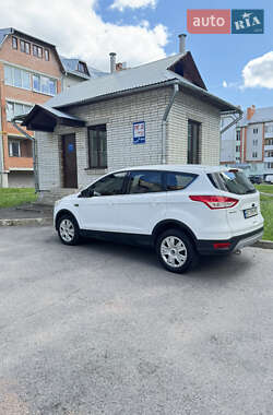 Внедорожник / Кроссовер Ford Kuga 2014 в 