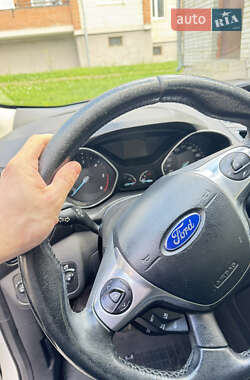 Внедорожник / Кроссовер Ford Kuga 2014 в 