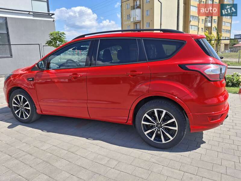 Позашляховик / Кросовер Ford Kuga 2018 в Івано-Франківську