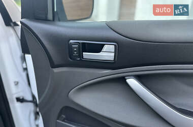 Внедорожник / Кроссовер Ford Kuga 2010 в 