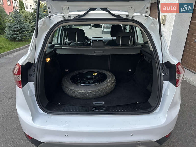 Внедорожник / Кроссовер Ford Kuga 2010 в Ровно