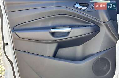 Внедорожник / Кроссовер Ford Kuga 2013 в 