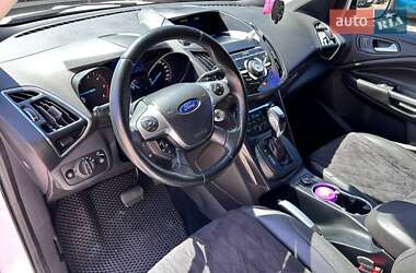 Внедорожник / Кроссовер Ford Kuga 2013 в 