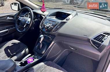 Внедорожник / Кроссовер Ford Kuga 2013 в 