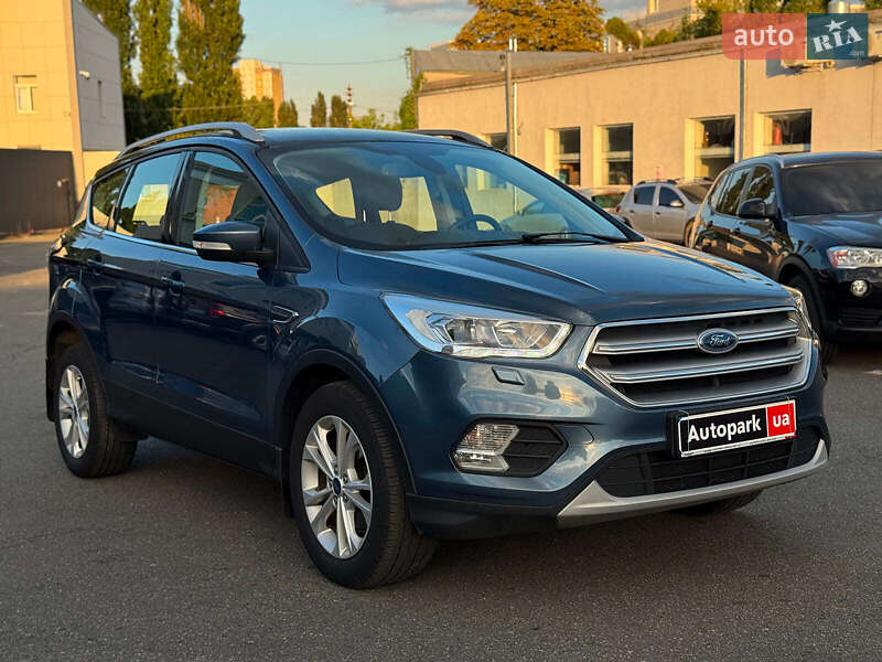 Внедорожник / Кроссовер Ford Kuga 2019 в Киеве