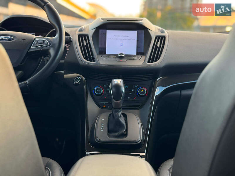 Внедорожник / Кроссовер Ford Kuga 2019 в Киеве