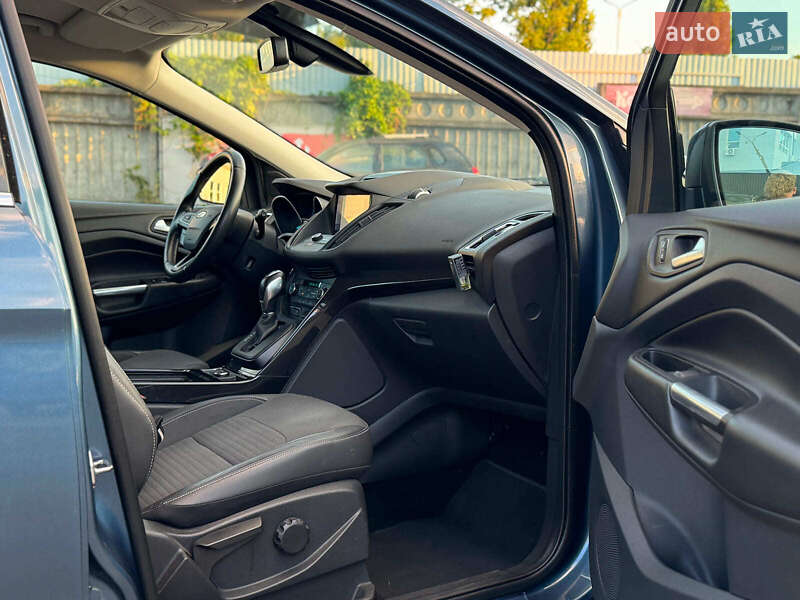 Внедорожник / Кроссовер Ford Kuga 2019 в Киеве