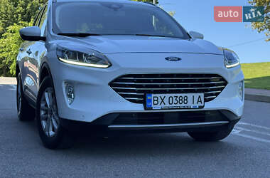 Внедорожник / Кроссовер Ford Kuga 2023 в 