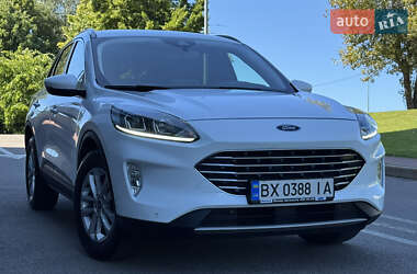 Внедорожник / Кроссовер Ford Kuga 2023 в 