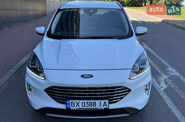Внедорожник / Кроссовер Ford Kuga 2023 в 