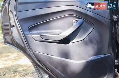Внедорожник / Кроссовер Ford Kuga 2015 в 