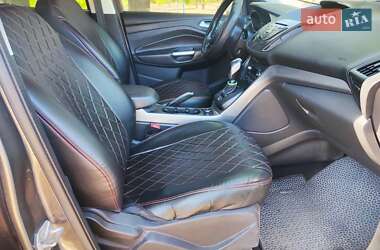 Внедорожник / Кроссовер Ford Kuga 2015 в 
