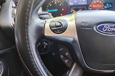 Внедорожник / Кроссовер Ford Kuga 2015 в 