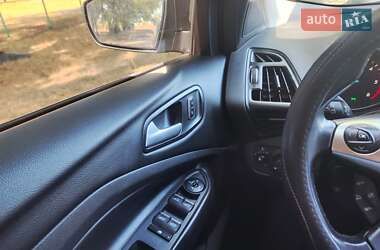 Внедорожник / Кроссовер Ford Kuga 2015 в 
