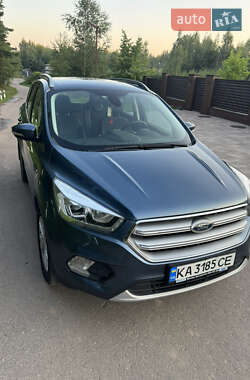 Внедорожник / Кроссовер Ford Kuga 2019 в 