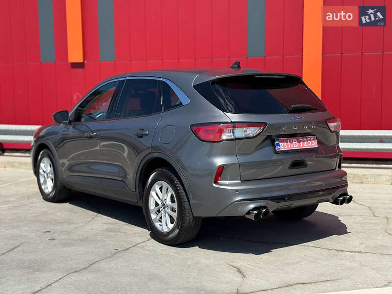 Внедорожник / Кроссовер Ford Kuga 2021 в Киеве