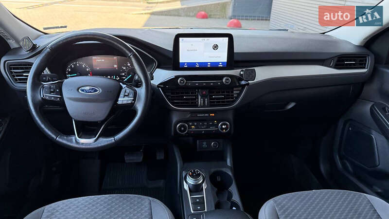 Внедорожник / Кроссовер Ford Kuga 2021 в Киеве