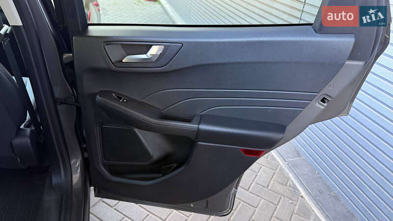 Внедорожник / Кроссовер Ford Kuga 2021 в Киеве