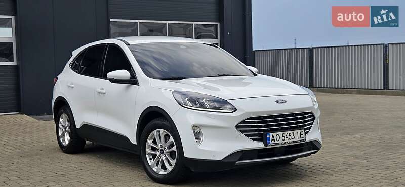 Внедорожник / Кроссовер Ford Kuga 2020 в Мукачево