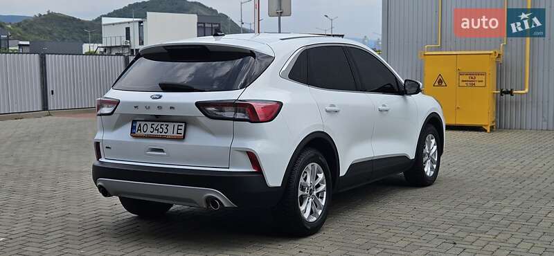 Внедорожник / Кроссовер Ford Kuga 2020 в Мукачево