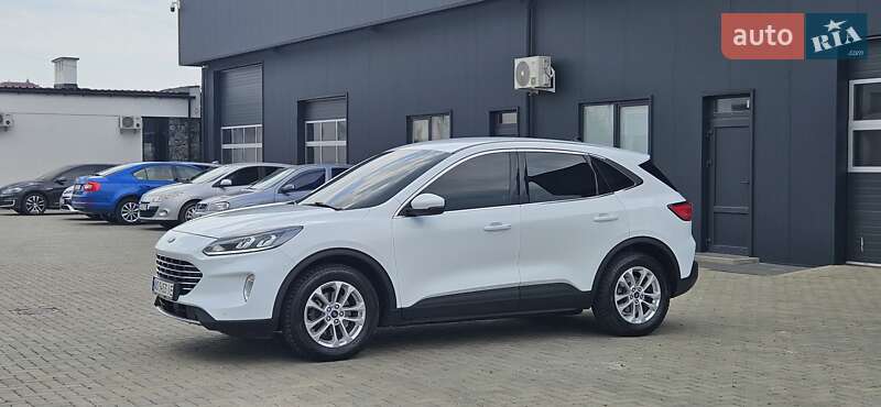 Внедорожник / Кроссовер Ford Kuga 2020 в Мукачево