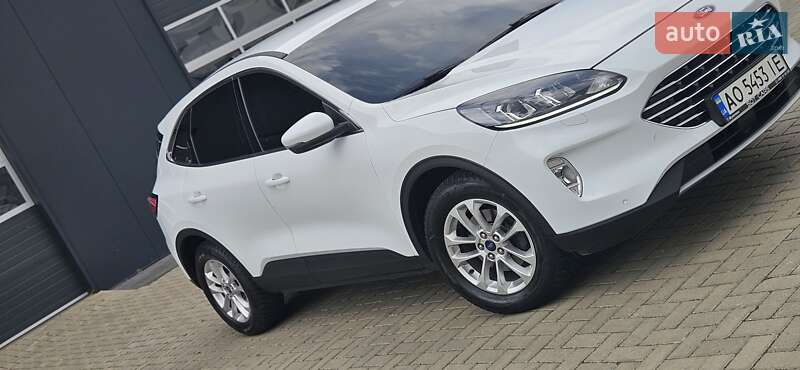Внедорожник / Кроссовер Ford Kuga 2020 в Мукачево
