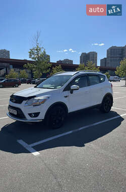 Внедорожник / Кроссовер Ford Kuga 2011 в 