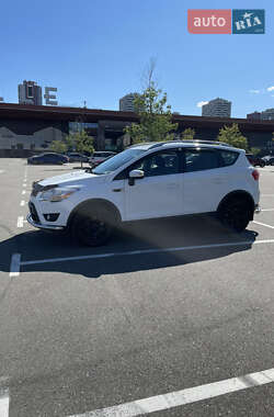 Внедорожник / Кроссовер Ford Kuga 2011 в 