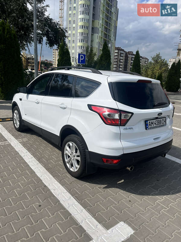 Внедорожник / Кроссовер Ford Kuga 2017 в Житомире