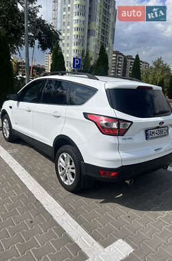 Внедорожник / Кроссовер Ford Kuga 2017 в 