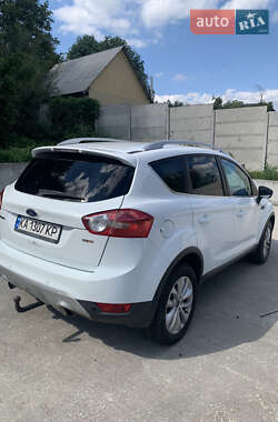 Внедорожник / Кроссовер Ford Kuga 2010 в 