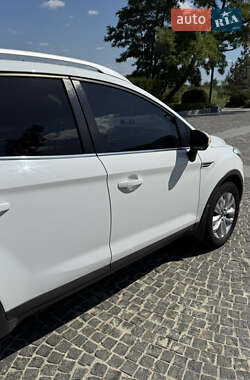 Внедорожник / Кроссовер Ford Kuga 2011 в 
