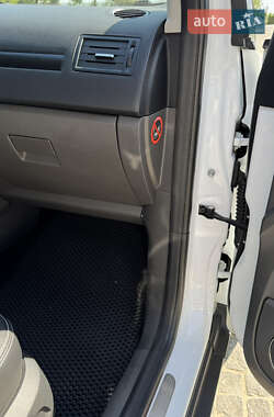 Внедорожник / Кроссовер Ford Kuga 2011 в 