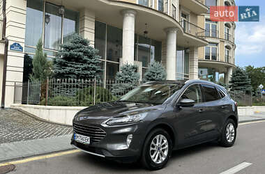 Позашляховик / Кросовер Ford Kuga 2020 в Києві